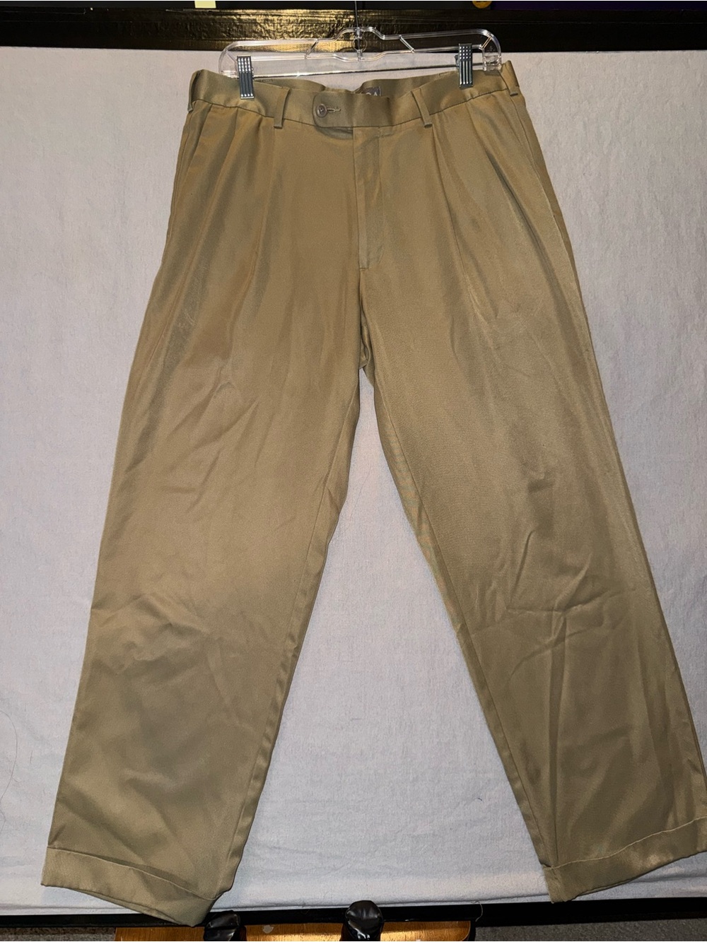 Perry Ellis Men’s Khaki Pleated Chinos